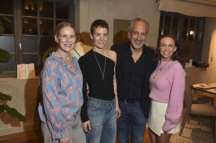 Constanze Kponton (Strawberry & Cream), Saskia Diez,  Sanjiv Singh, Carolin Henseler  / Ingolstadt Village Event „Spirit & Style - Exklusive Trunkshow und Talk“ im The Apartment Ingolstadt Village am 30.01.2025  (©Foto: BrauerPhotos / Goran Nitschke) 